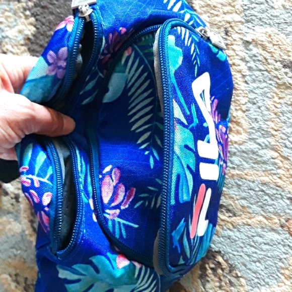 6x*Host Pick*FILA fanny pack - Picture 9 of 16